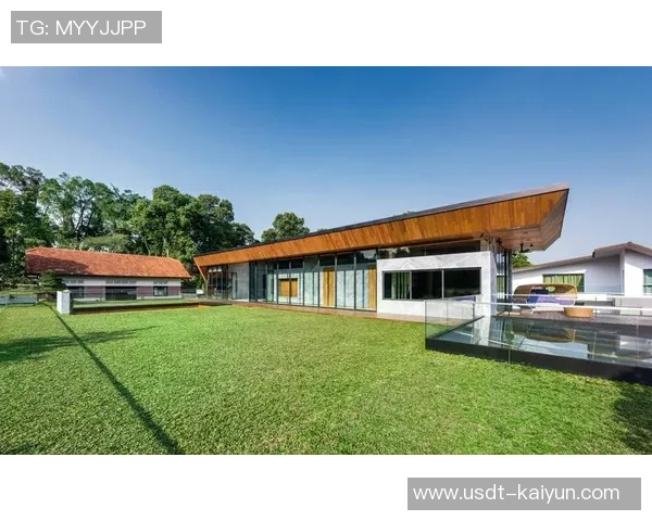 豪宅与足球场的完美结合打造奢华生活新体验 豪宅与足球场的完美结合打造奢华生活新体验